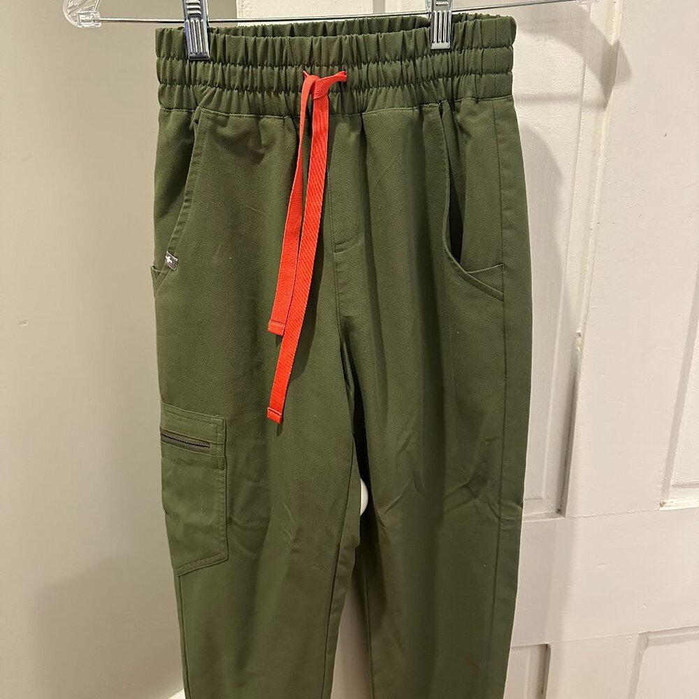 FIGS Zamora High Waisted Petite Jogger Scrub Pant